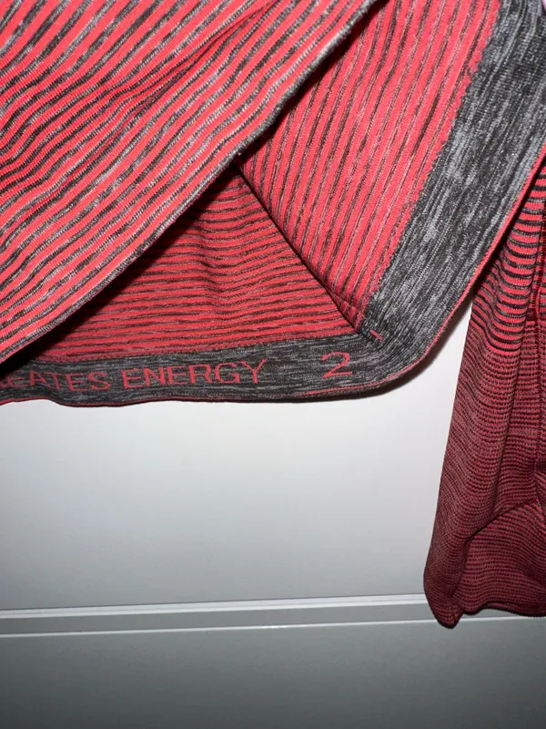 Lululemon Red Long Sleeve Swiftly Tech - Image 4