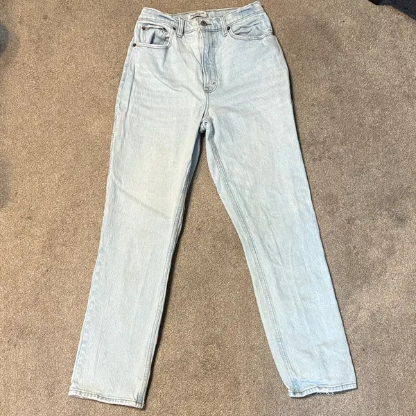 Abercrombie & Fitch Light Wash Ultra Hi Rise 90s Straight Carpenter Jean Size 6 - Image 4