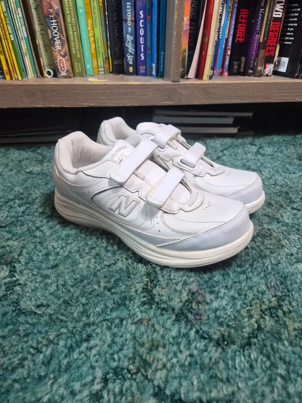 New Balance 577 Walking Shoes 8 Wide - Image 3