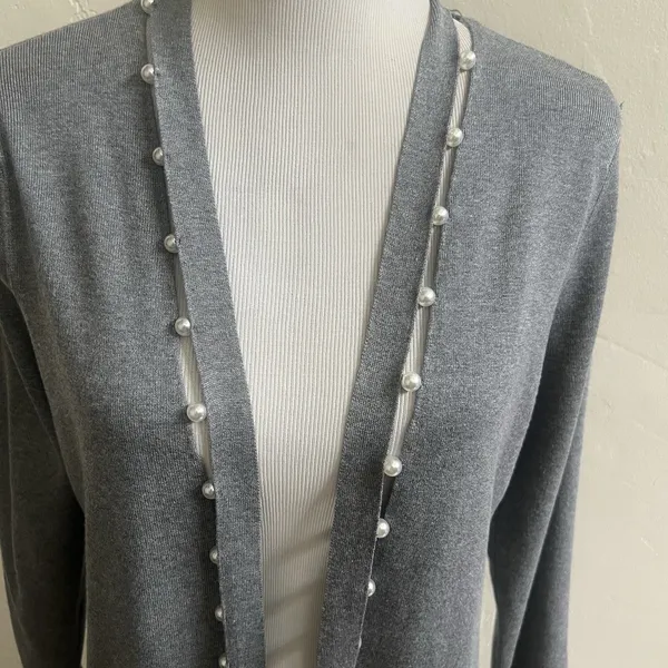 Chico's Cardigan Womens Size 1 Gray Knit Delicate Pearl Embellishment Open Front - Image 10
