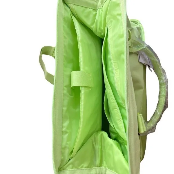 Béis The Weekender in Citron Green Travel Bag sold out color - Image 6