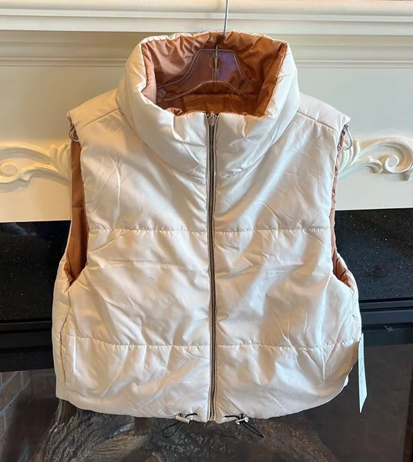 Vine and Valley Puffer Vest Reversible Cozy Zip Jacket Beige Tan Womens M New - Image 4