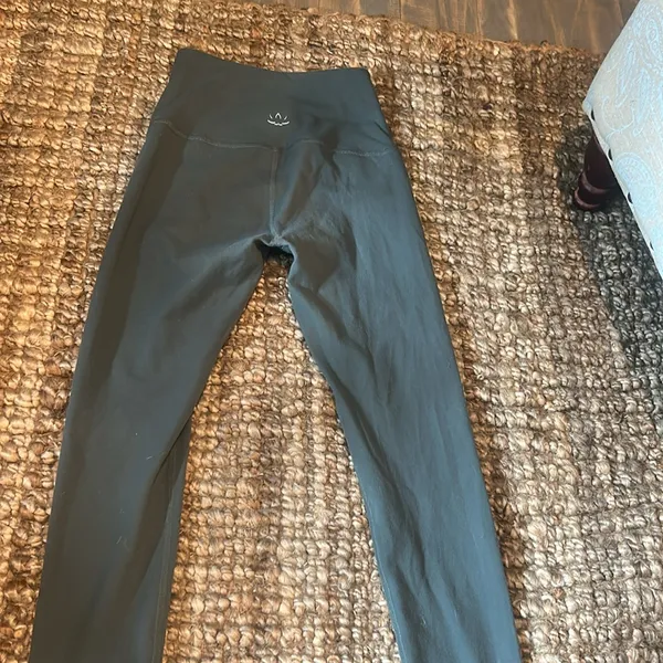 Beyond Yoga Green High Waisted Yoga Leggings - Image 9