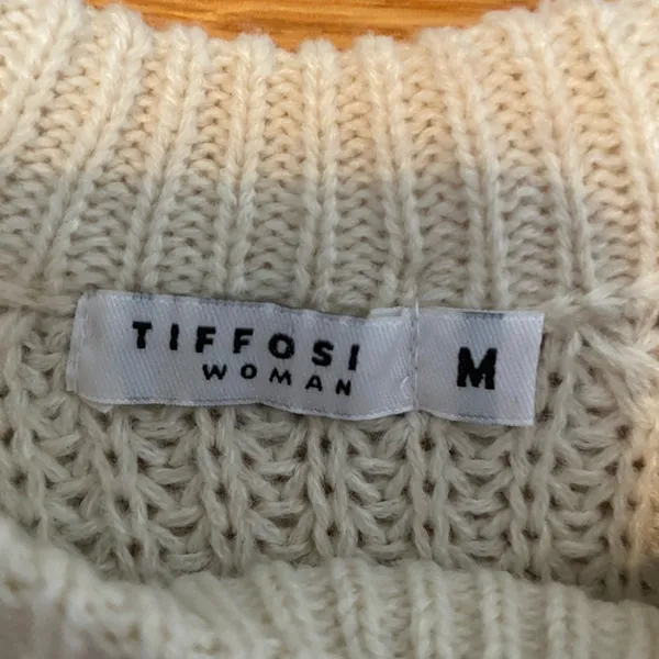 Cute white sweater Size M - Image 2