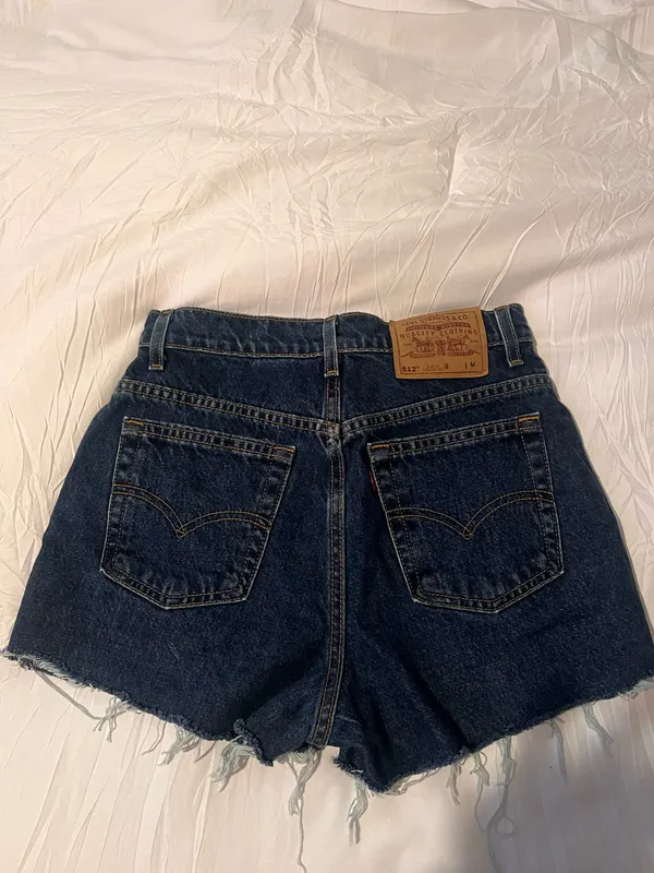 Levi’s Shorts 512 High-Waisted Jean - Image 2