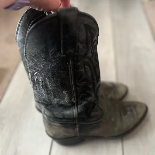 Tony Lama women’s distressed thrashed black leather western boots - Image 4