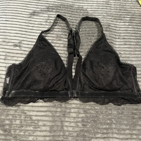 Victoria’s Secret Bralette black large velvet trim lace front Closure EUC - Image 2