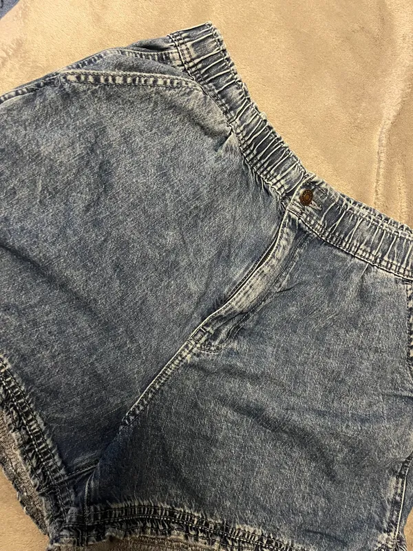 American Eagle High waisted Mom Shorts - Image 3