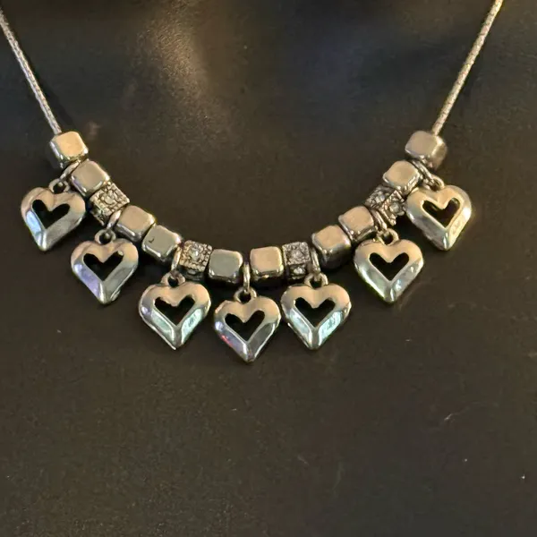 Silver tone dangling hearts charm necklace - Image 2
