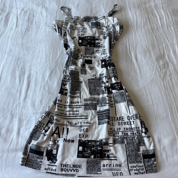 🖤 Y2K Newspaper Print Mini Dress – SHEIN XS – Editorial Aesthetic / Model-Off-Duty Vibes 🖤 - Image 3