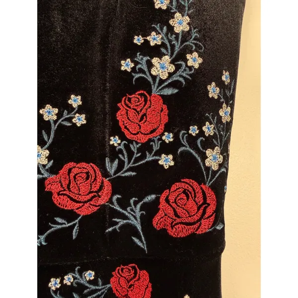 Francesca's Black Velvet Floral Embroidered‎ Cold Shoulder Mini Dress Small - Image 4