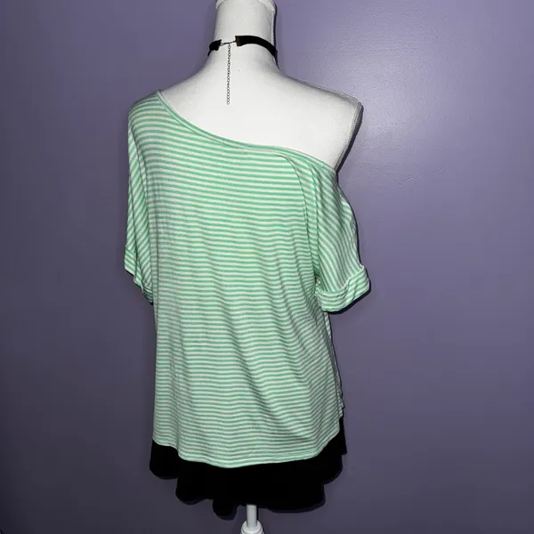 Boutique Green and White Off-the-Shoulder Top - Image 8