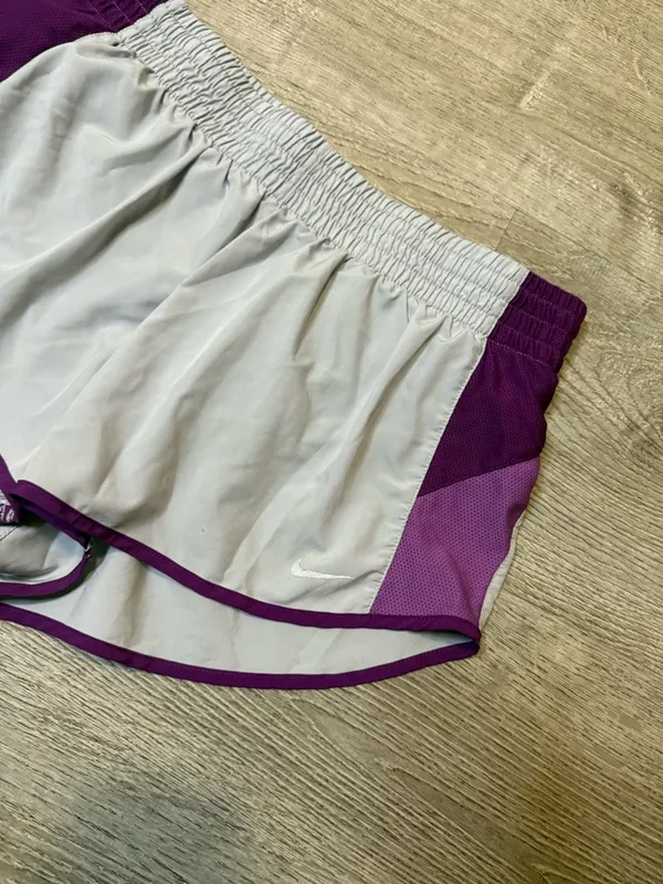 •NIKE• RUNNING SHORTS - Image 2