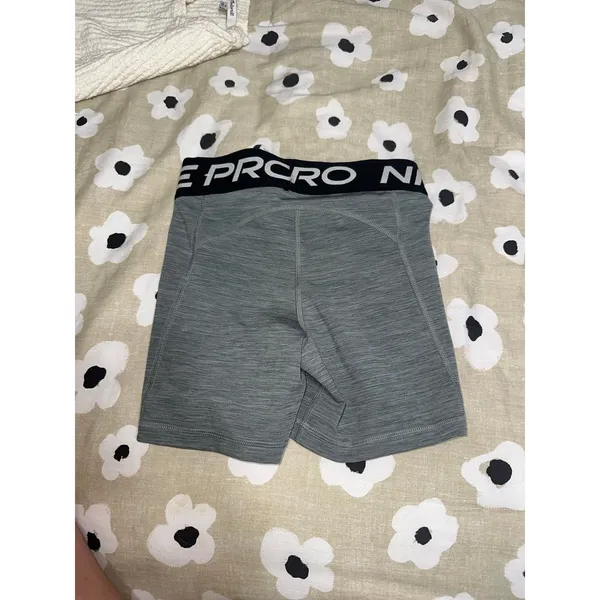 Nike pro grey shorts - Image 3