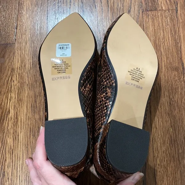 Express brown and tan snakeskin shoes size 8.5 - Image 4