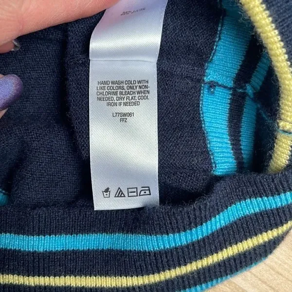Cabela’s wool/nylon turtleneck sweater. 1/4 Zip. Size Small. - Image 6