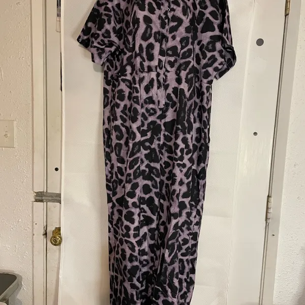 Elegant Black and Pink Leopard Jumpsuit Size XXL - Image 4