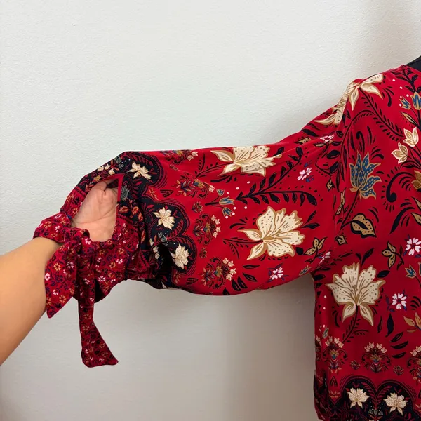 Loft Womens Red Floral Paisley Long Sleeve Tie Cuff Blouse Size M Bohemian - Image 5