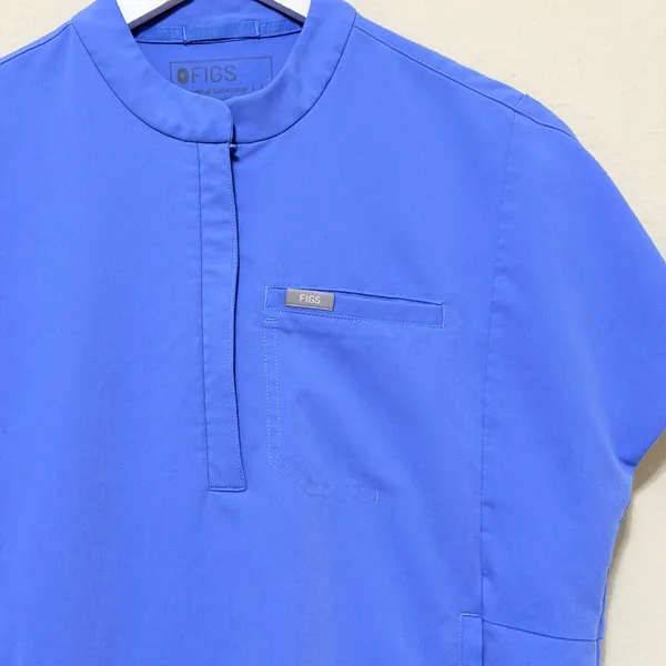 FIGS Montex Scrub Top Women's Size Small in Ceil Blue Mock Neck Pockets Oversize - Image 3
