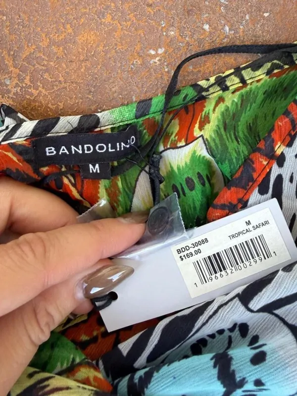 NWT Bandolino tropical safari maxi dress with multicolored abstract floral and leaf-like design sz M - Image 7