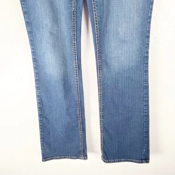 WRANGLER Blue Denim Pockets Distressed Bootcut Jeans 10 Rodeo Cowgirl Festival - Image 10
