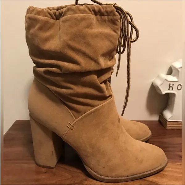 Slouchy bootie tan size 11 - Image 3