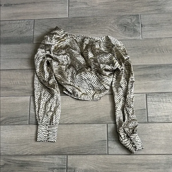 Patterned Crop Top - Image 4