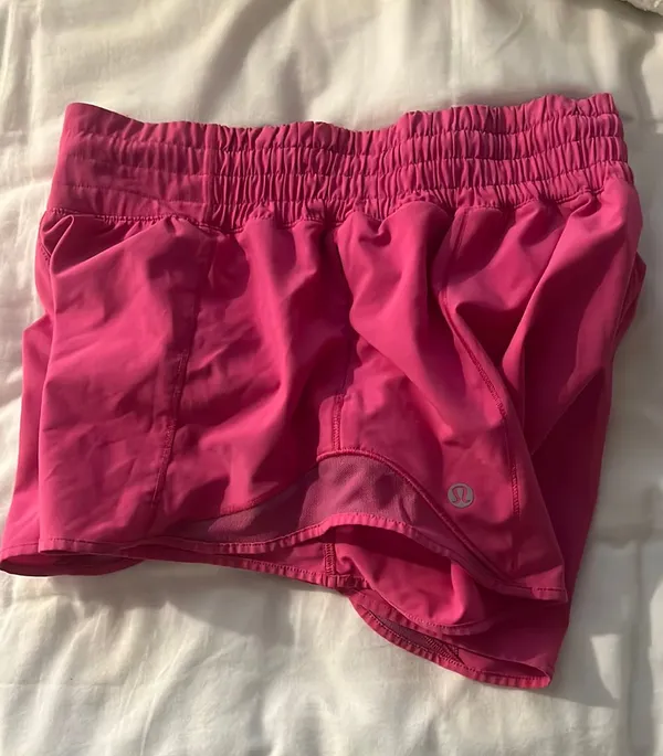 Size 4 Lululemon hotty hot shorts 2.5” pink - Image 2