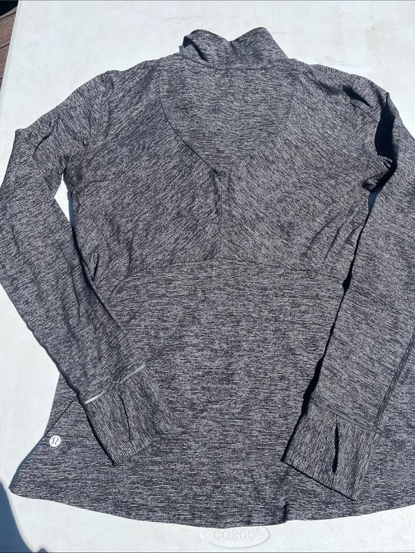 lululemon athletica Women's Long Sleeve Heathered Charcoal Quarter-Zip - Image 5