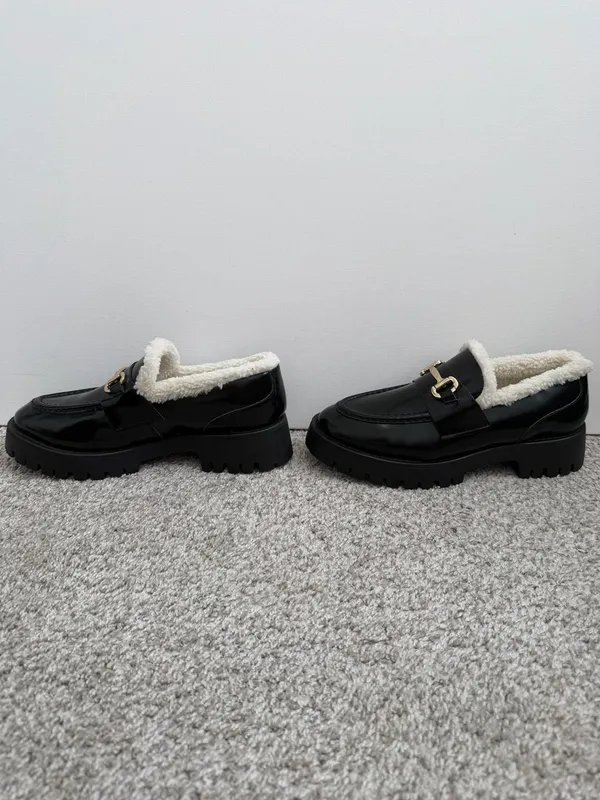 Steve Madden Lando-F Black Leather Loafer with Faux Fur Lining - Image 5