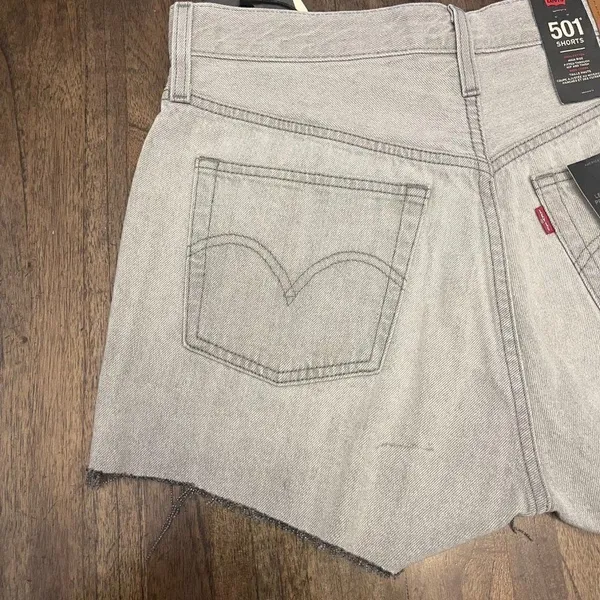 Levi’s Light Gray 501 Cut Off Shorts - Image 4