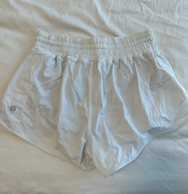 Hotty Hot Lululemon 2.5" Shorts low rise - Image 2