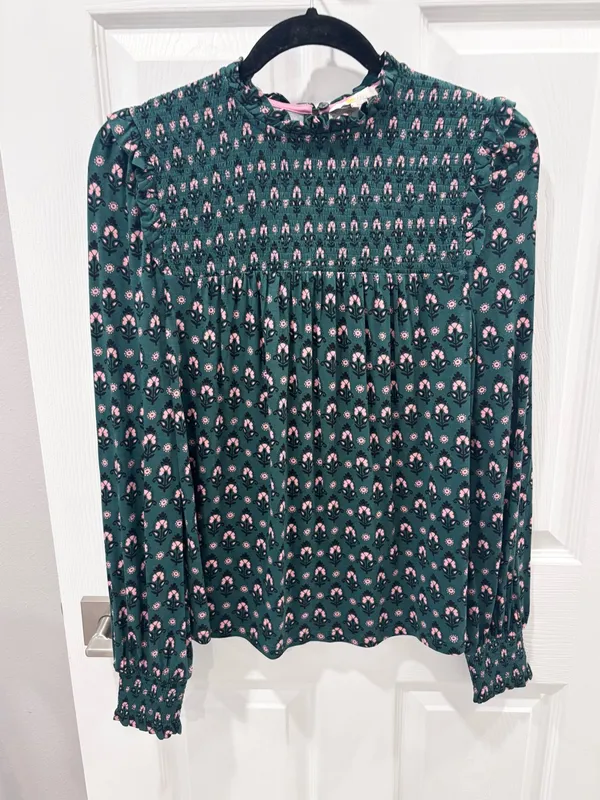 Boden Green Smocked Floral Blouse size 8 - Image 5