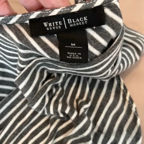 WHBM sz M grey&white stripped sleeveless rouched sides knit top EUC - Image 4