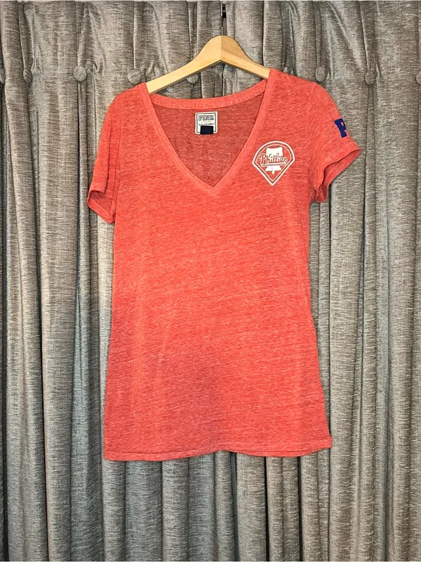 Y2K PINK Victoria's Secret Phillies Red Short Sleeve V Neck Tee Size Medium - Image 2