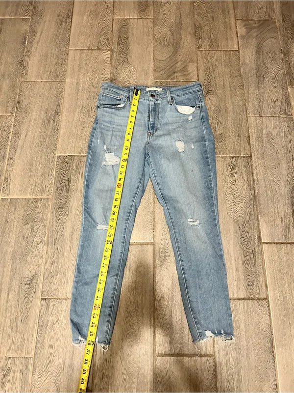 Levi’s 721 high rise skinny Light Blue Distressed Women's Jeans- size 32 (14) - Image 7