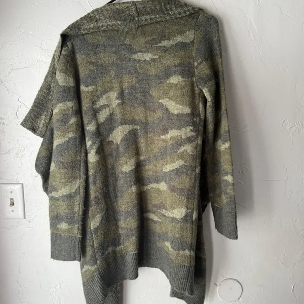 Aeropostale Women‎ Camouflage Print Waterfall Cardigan Sweater Size Medium - Image 8