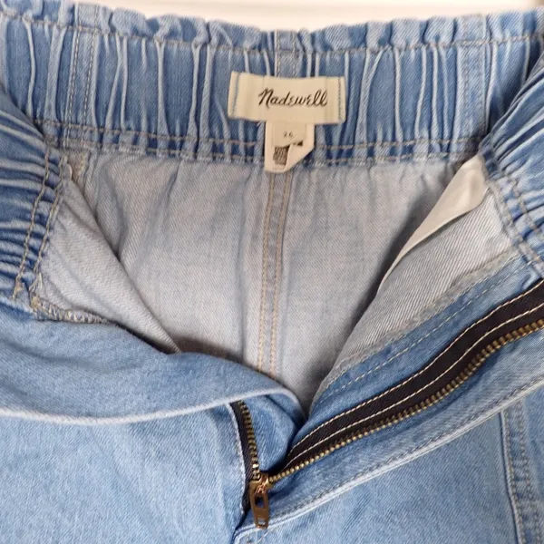 Madewell Denim Pul-On Paperbag Shorts in Bunten Wash size 26 - Image 5