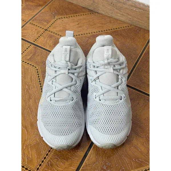 Nike Legend Essential Women’s Training Shoes Gray White CD0212-022 Size 5 - Image 3