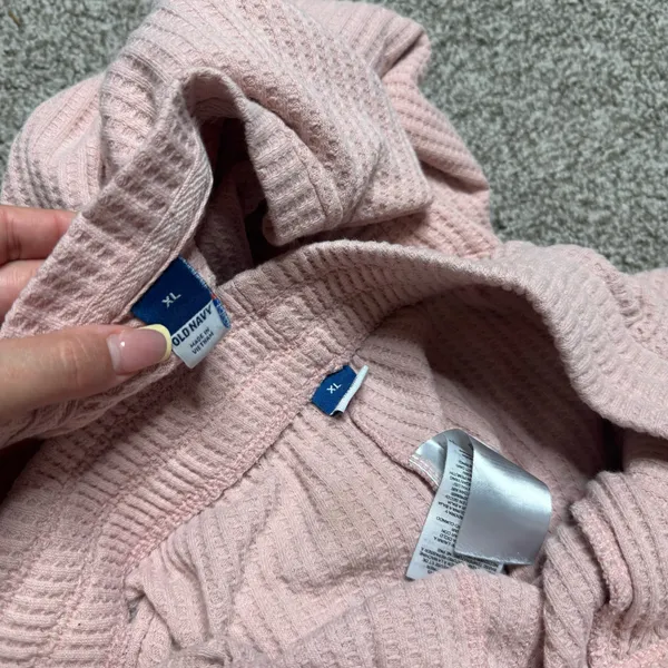 Old Navy Women's Pink Waffle Knit Pajama Set Top & Shorts - Image 5