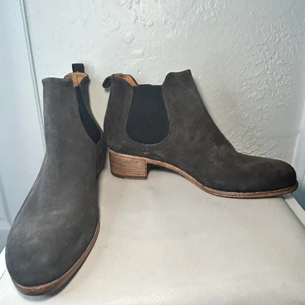Alberto Fermani Suede Chelsea Boots Dark‎ Gray Block Heel Made in Italy Size 9.5 - Image 2