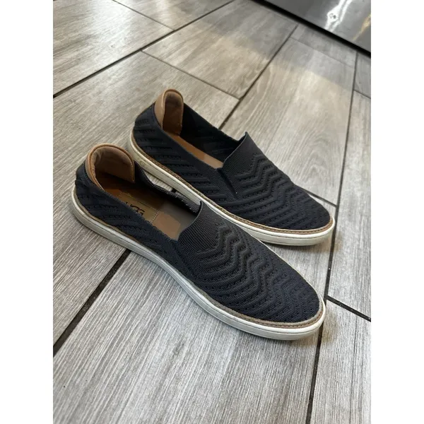 UGG Women’s Sammy Chevron Slip On Dark Grey Sz 8.5 Knit Comfortable Casual - Image 5