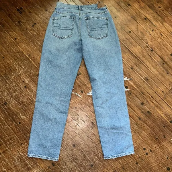 American Eagle 90’s Straight medium wash 4 skater distressed jeans - Image 3