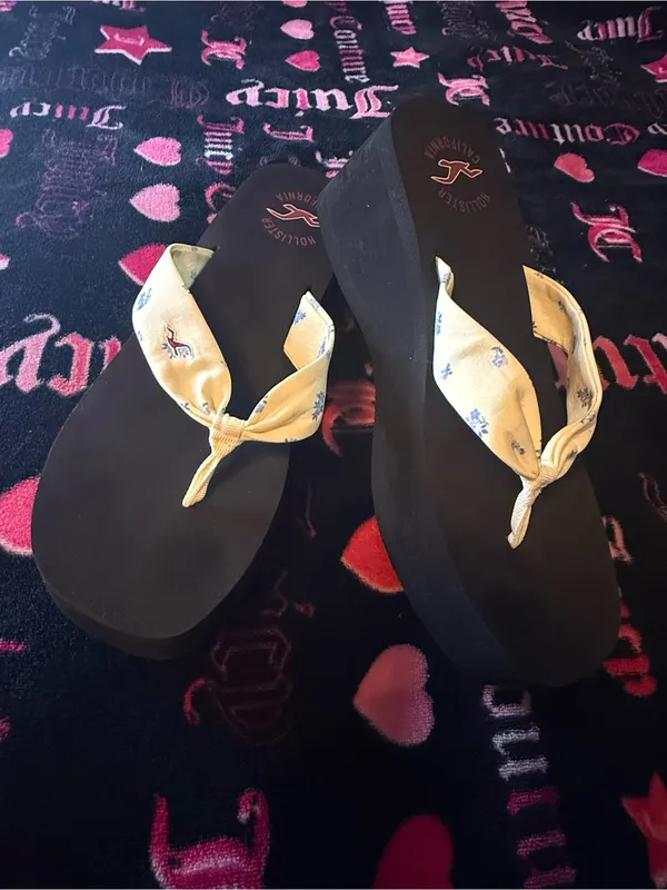Hollister co platform flip flops - Image 2