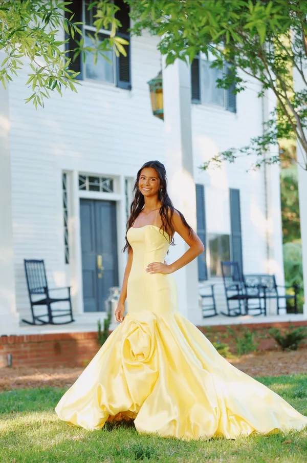 Sherri Hill Prom dress size 00 yellow rose strapless dress - Image 4