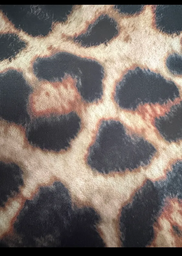 Missguided Leopard Active hustle shorts - Size Medium. ***Refer to measurement. Gently warn and Excellent condition. Measurements approximately 14” waste not fully stretched out x 12” long. Non-smoking home. Sold as is. Priced to sell at as is condition. If you don’t like my price make reasonable offers. - Image 4