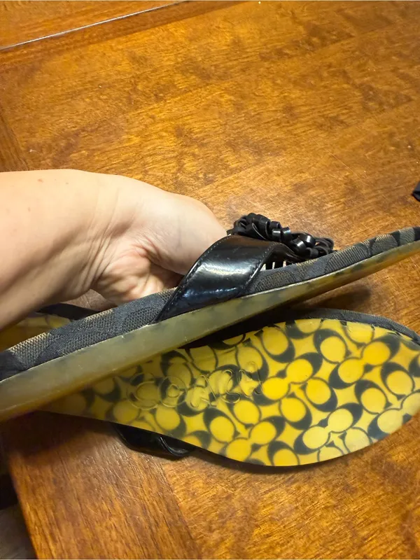 Coach Womens 8.5 M Suki Fringe Flower Sandals A8123 Skye Patent Black/Chesnut - Image 7