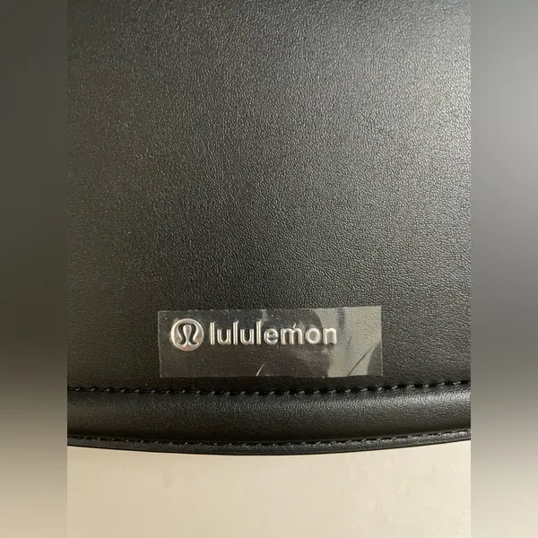 Lululemon NWT Leather Alternative Cactus Mini Bag 1.2L Black & Silver Hardware - Image 11