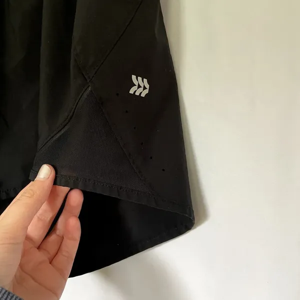 All in motion black athleisure summer shorts zip up‎ pocket women's size small - Image 2