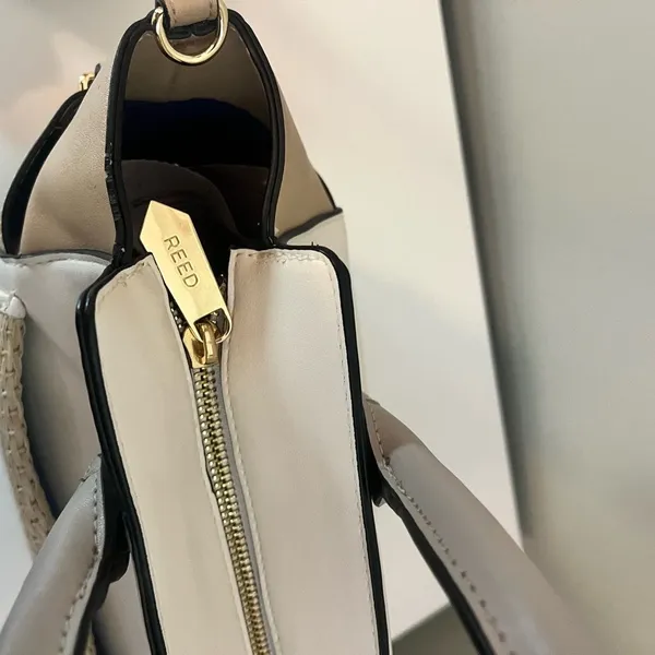 Elegant Two - Image 16